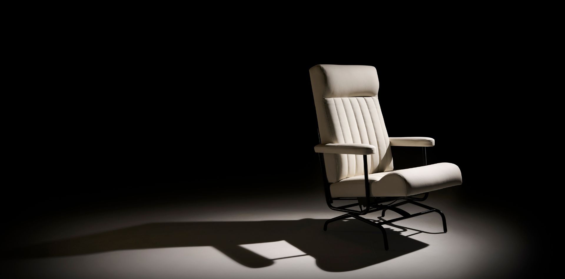 Banner Home Sillón Balancín Nº4 - Edición Limitada Beltá Frajumar